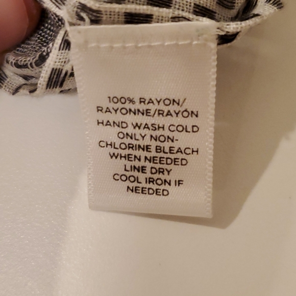 Women's scarf - Picture 4 of 4